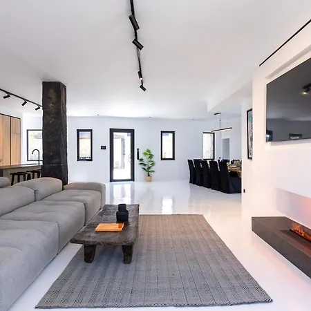 Black Villa- Cave Heated Pool 别墅 Mykonos Town